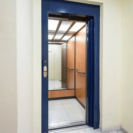 Shiny Lud Family Apartment *